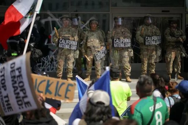 鼎牛网 加州国民警卫队控制权之争：美国的枪杆子，到底握在谁的手中？